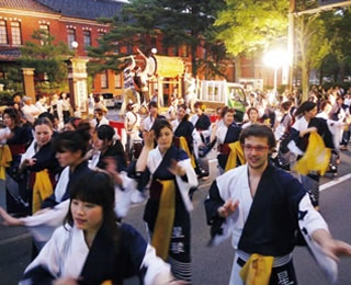 Participating in a Traditional Kanazawa Festival